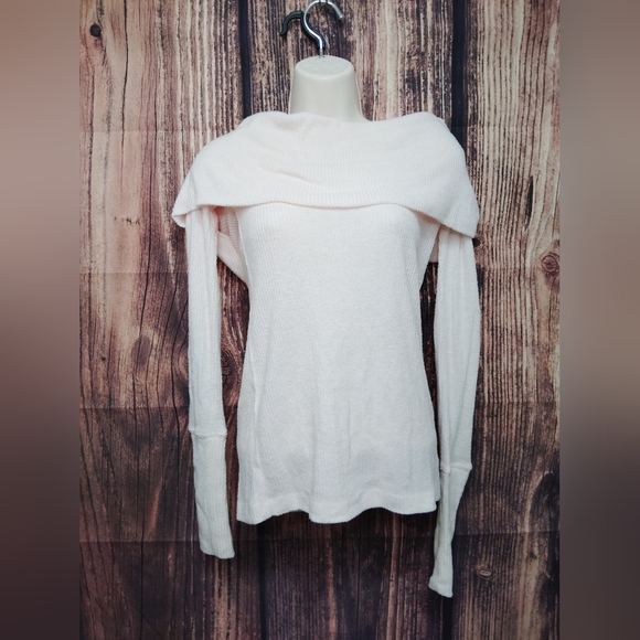 Elegant soft blush pink Off-Shoulder Sweater We The Free - Picture 6 of 7
